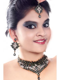 exclusive-jewellery-set-3G780FNM1097GW